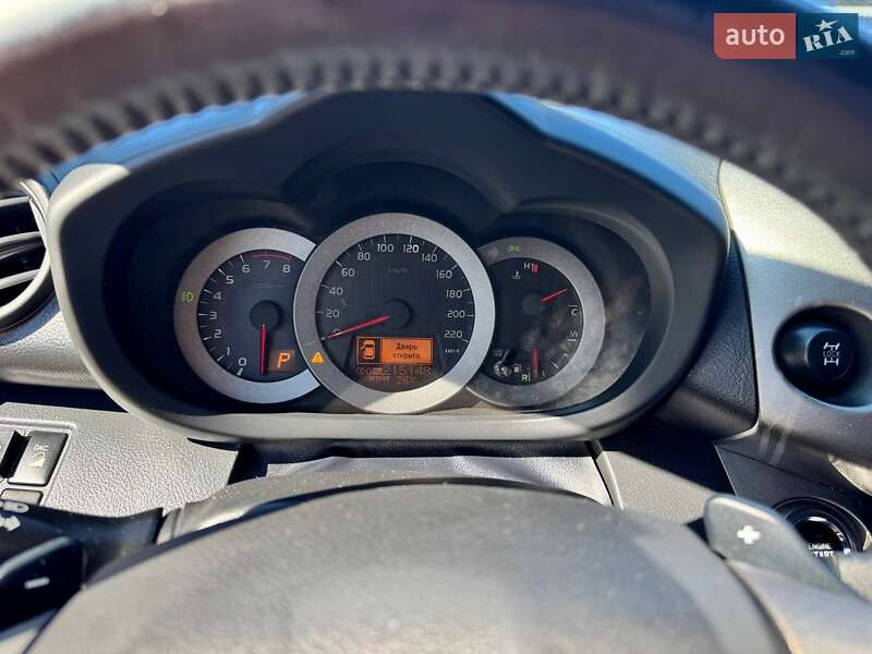 Позашляховик / Кросовер Toyota RAV4 2010 в Кривому Розі