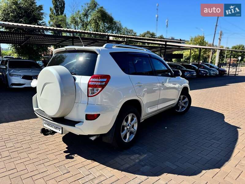 Позашляховик / Кросовер Toyota RAV4 2010 в Кривому Розі