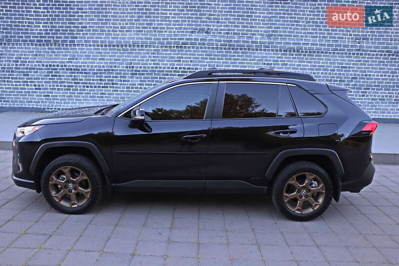Позашляховик / Кросовер Toyota RAV4 2023 в Кременчуці