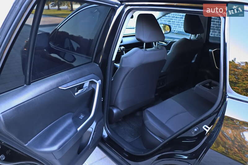 Позашляховик / Кросовер Toyota RAV4 2023 в Кременчуці