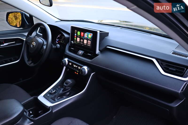 Позашляховик / Кросовер Toyota RAV4 2023 в Кременчуці