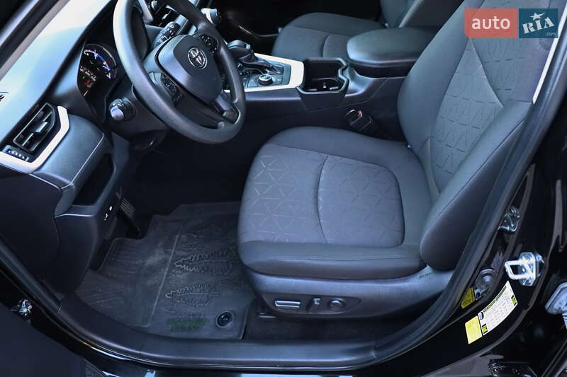 Позашляховик / Кросовер Toyota RAV4 2023 в Кременчуці