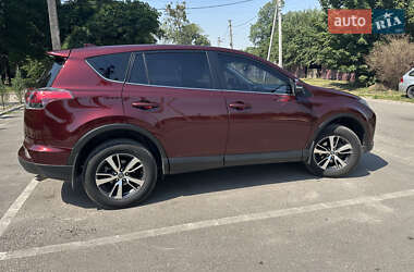 Позашляховик / Кросовер Toyota RAV4 2016 в 