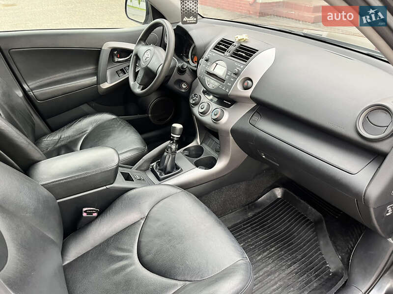 Внедорожник / Кроссовер Toyota RAV4 2007 в Заставной