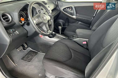 Позашляховик / Кросовер Toyota RAV4 2007 в 