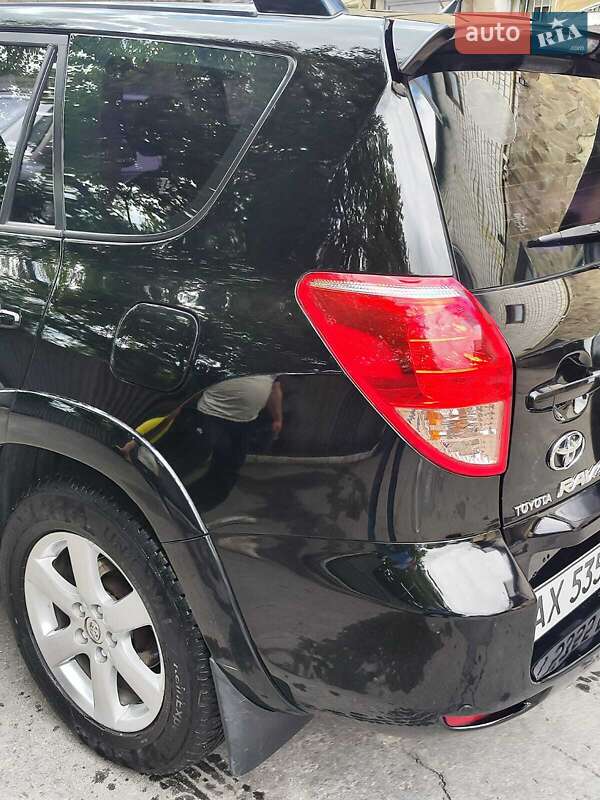 Внедорожник / Кроссовер Toyota RAV4 2006 в Харькове