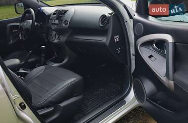 Позашляховик / Кросовер Toyota RAV4 2009 в 