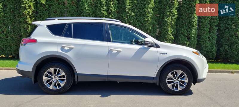 Внедорожник / Кроссовер Toyota RAV4 2018 в Киеве