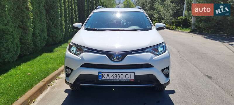 Внедорожник / Кроссовер Toyota RAV4 2018 в Киеве