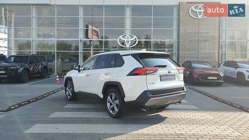 Внедорожник / Кроссовер Toyota RAV4 2020 в Киеве