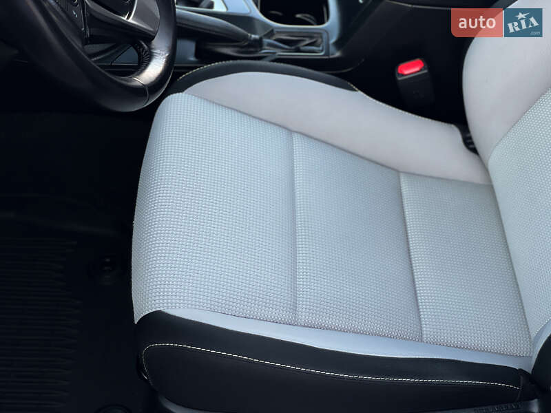Внедорожник / Кроссовер Toyota RAV4 2016 в Одессе