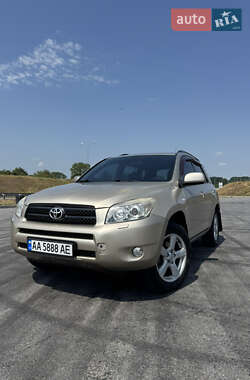 Внедорожник / Кроссовер Toyota RAV4 2006 в Полтаве