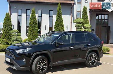 Позашляховик / Кросовер Toyota RAV4 2021 в Києві