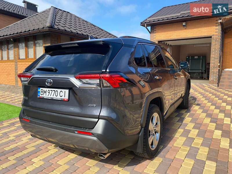 Внедорожник / Кроссовер Toyota RAV4 2020 в Киеве