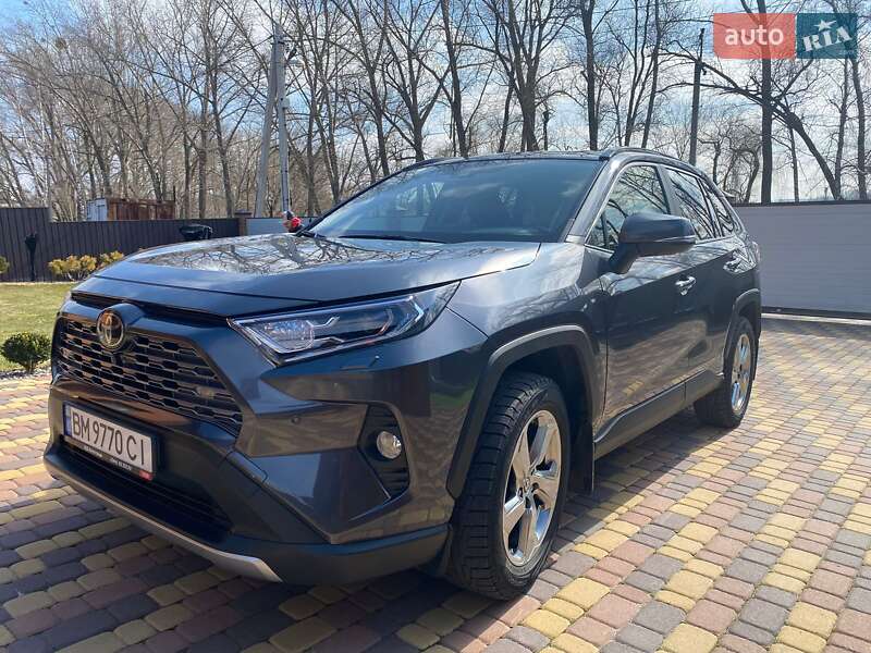 Внедорожник / Кроссовер Toyota RAV4 2020 в Киеве