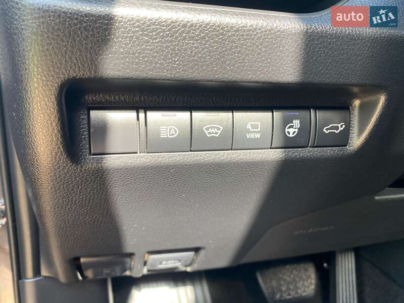 Внедорожник / Кроссовер Toyota RAV4 2020 в Киеве