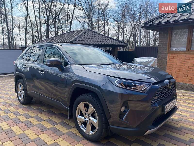 Внедорожник / Кроссовер Toyota RAV4 2020 в Киеве