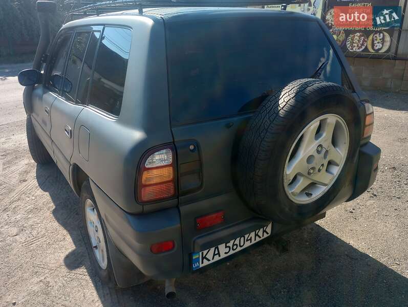 Внедорожник / Кроссовер Toyota RAV4 1998 в Броварах