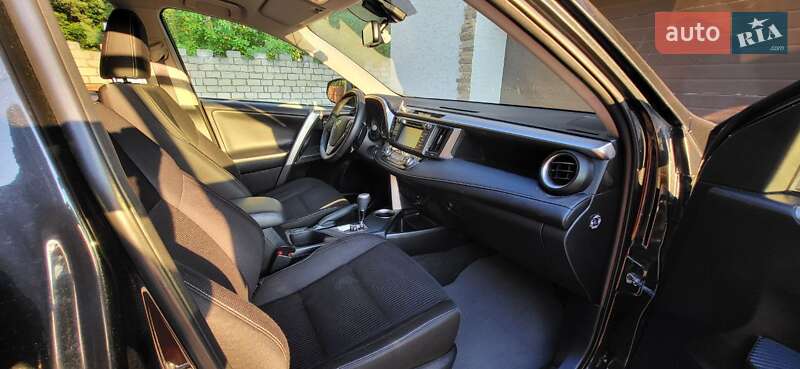 Внедорожник / Кроссовер Toyota RAV4 2014 в Золочеве