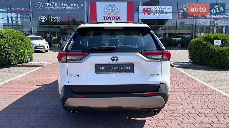 Внедорожник / Кроссовер Toyota RAV4 2022 в Хмельницком