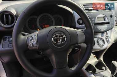Внедорожник / Кроссовер Toyota RAV4 2007 в 