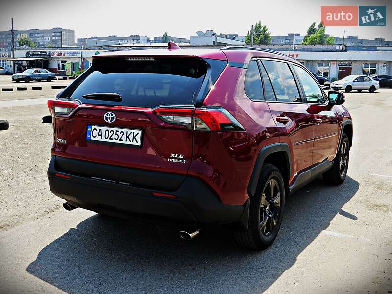 Внедорожник / Кроссовер Toyota RAV4 2022 в Черкассах