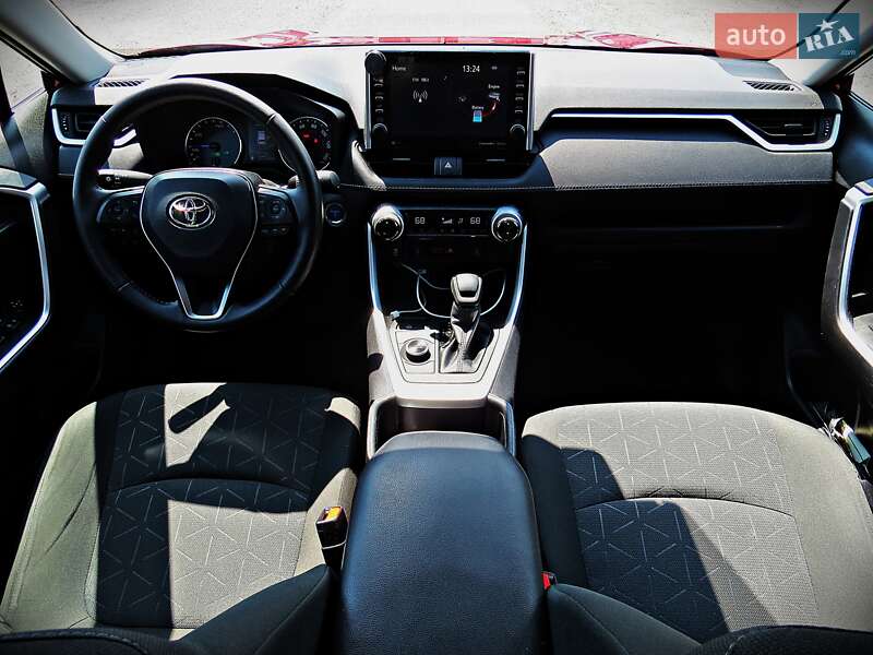 Внедорожник / Кроссовер Toyota RAV4 2022 в Черкассах