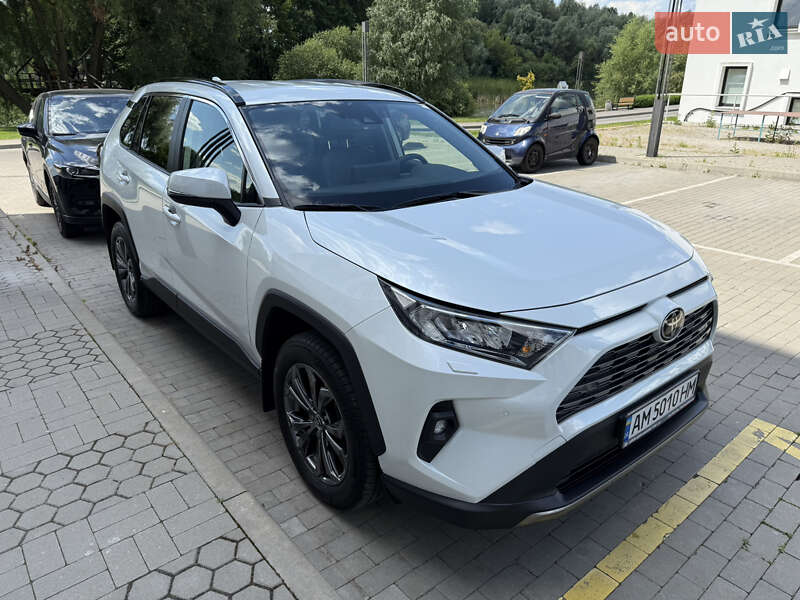 Позашляховик / Кросовер Toyota RAV4 2023 в Києві