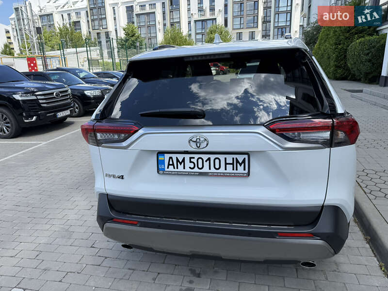 Позашляховик / Кросовер Toyota RAV4 2023 в Києві