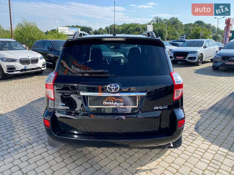 Позашляховик / Кросовер Toyota RAV4 2012 в Львові