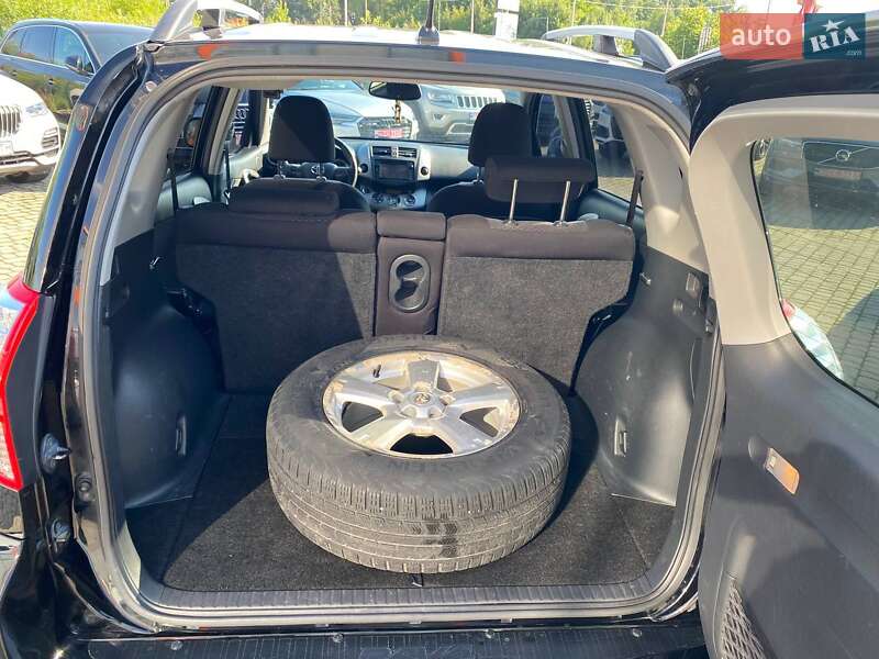 Позашляховик / Кросовер Toyota RAV4 2012 в Львові