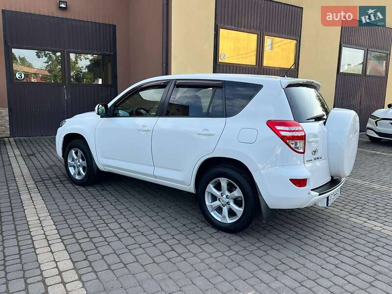 Внедорожник / Кроссовер Toyota RAV4 2011 в Коломые