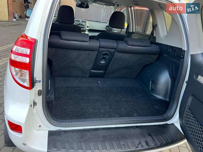 Внедорожник / Кроссовер Toyota RAV4 2011 в Коломые