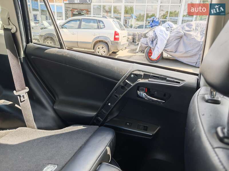 Внедорожник / Кроссовер Toyota RAV4 2017 в Николаеве