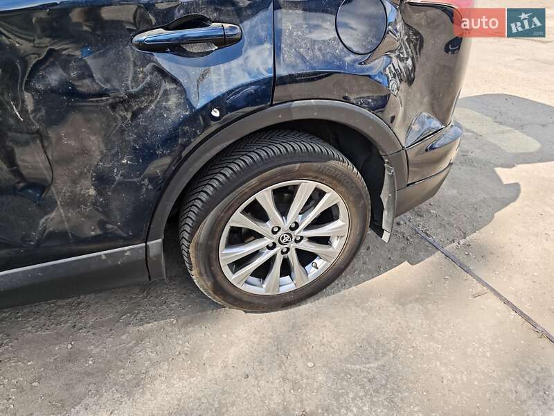 Внедорожник / Кроссовер Toyota RAV4 2017 в Николаеве