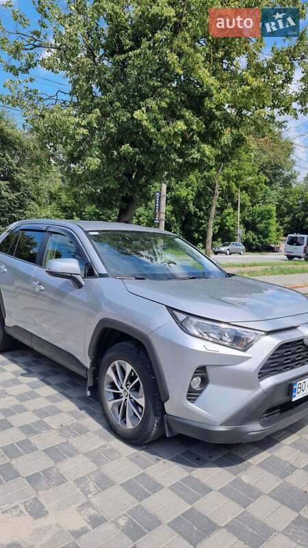 Внедорожник / Кроссовер Toyota RAV4 2019 в Хмельницком