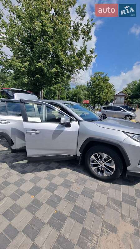 Внедорожник / Кроссовер Toyota RAV4 2019 в Хмельницком