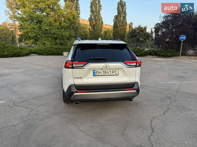 Внедорожник / Кроссовер Toyota RAV4 2022 в Николаеве