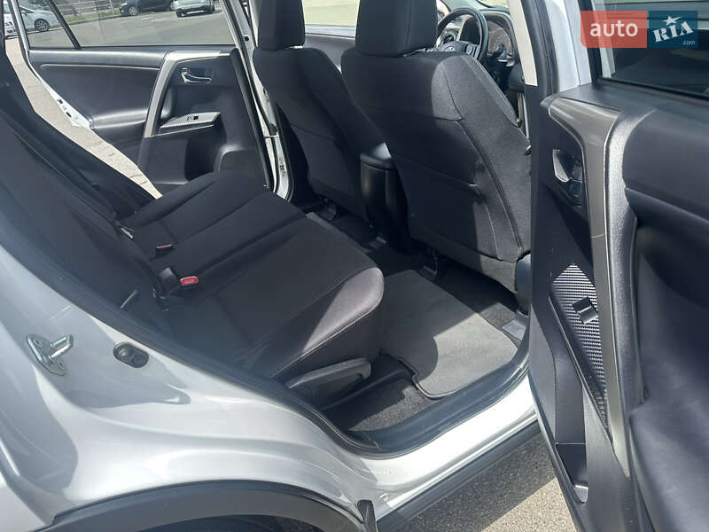 Внедорожник / Кроссовер Toyota RAV4 2014 в Чернигове