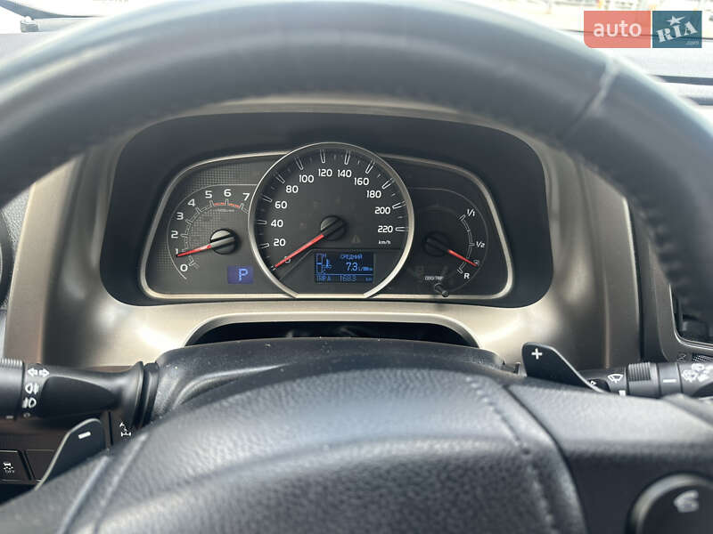 Внедорожник / Кроссовер Toyota RAV4 2014 в Чернигове