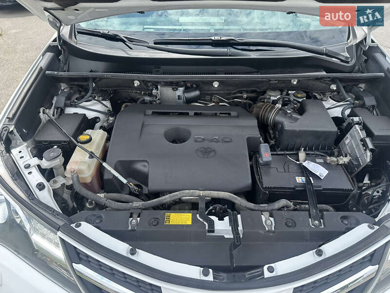 Внедорожник / Кроссовер Toyota RAV4 2014 в Чернигове