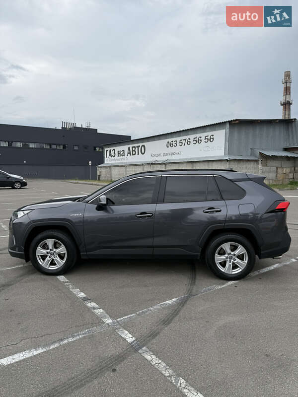 Внедорожник / Кроссовер Toyota RAV4 2021 в Киеве