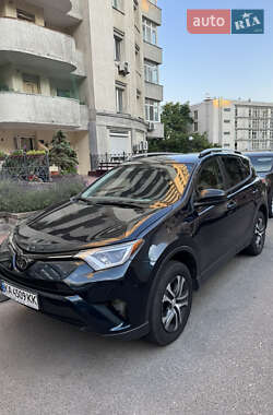 Внедорожник / Кроссовер Toyota RAV4 2018 в Киеве