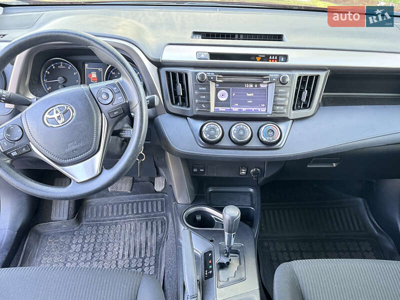 Внедорожник / Кроссовер Toyota RAV4 2018 в Киеве