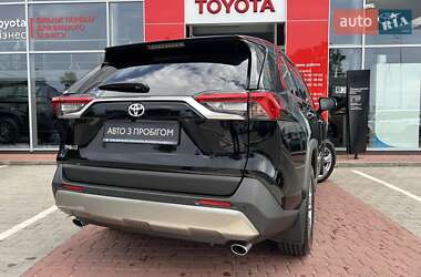 Внедорожник / Кроссовер Toyota RAV4 2023 в 