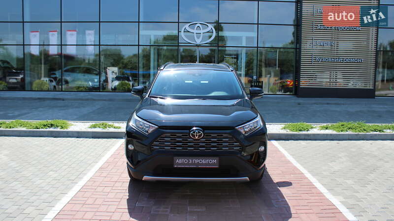 Внедорожник / Кроссовер Toyota RAV4 2020 в Черкассах