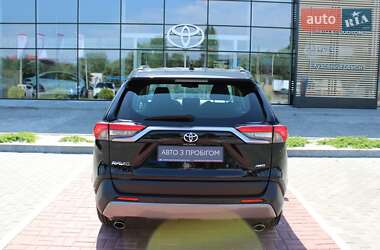 Внедорожник / Кроссовер Toyota RAV4 2020 в 
