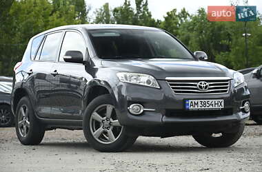 Позашляховик / Кросовер Toyota RAV4 2012 в 