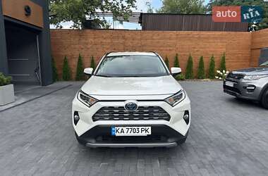 Внедорожник / Кроссовер Toyota RAV4 2020 в Киеве