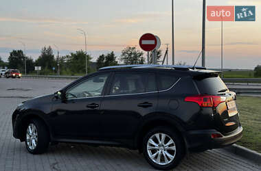 Внедорожник / Кроссовер Toyota RAV4 2015 в 